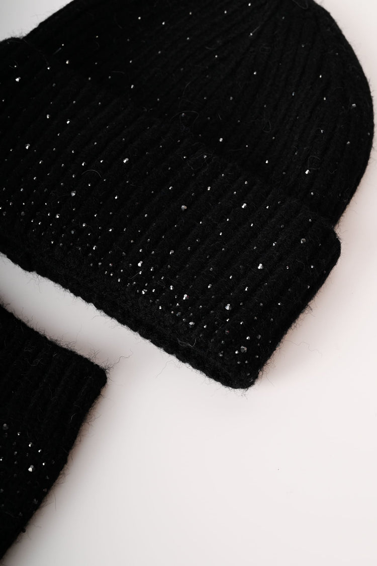 Set of rhinestone beanie and collar