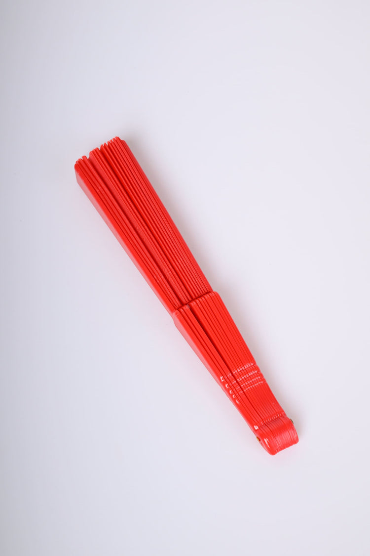 Solid color fan