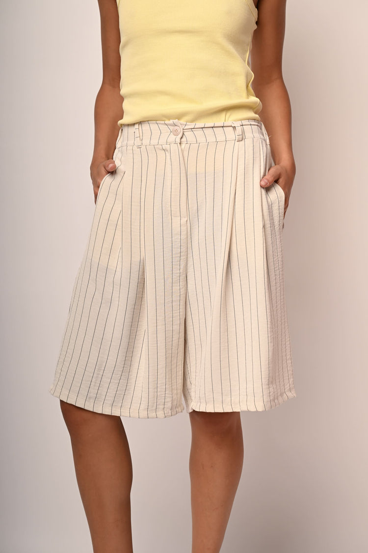 Pinstriped print bermuda