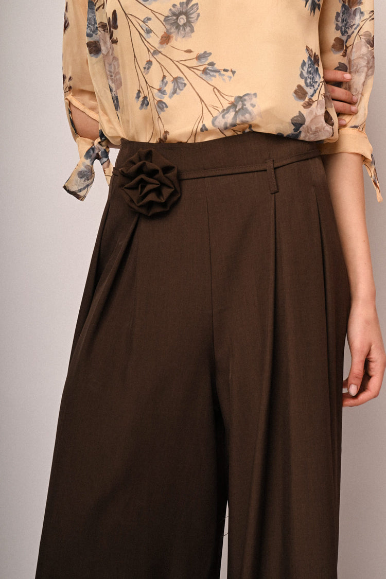 3D rose pleats wide-leg trousers