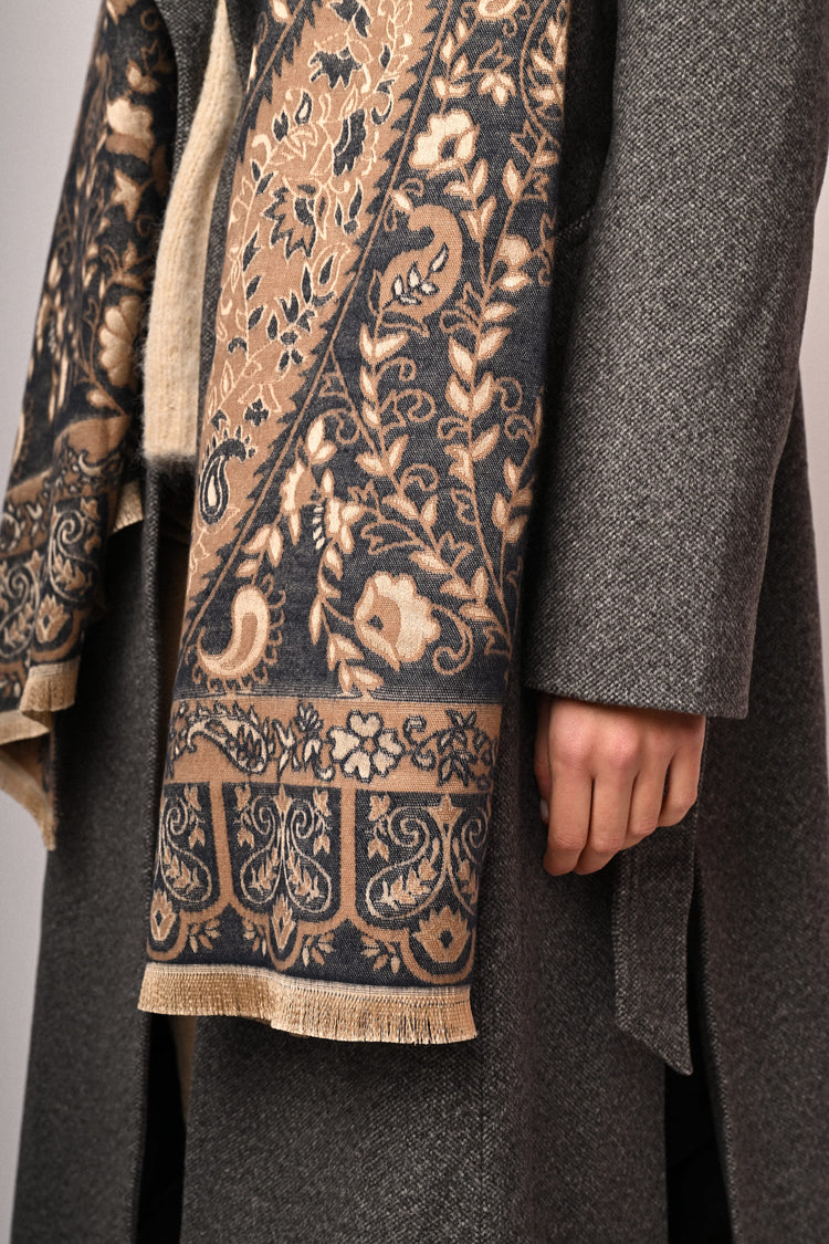 Ethnic motif jacquard scarf