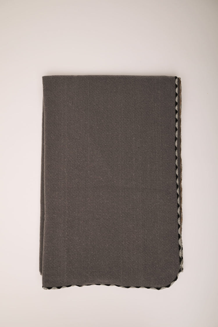 Scalloped edges scarf