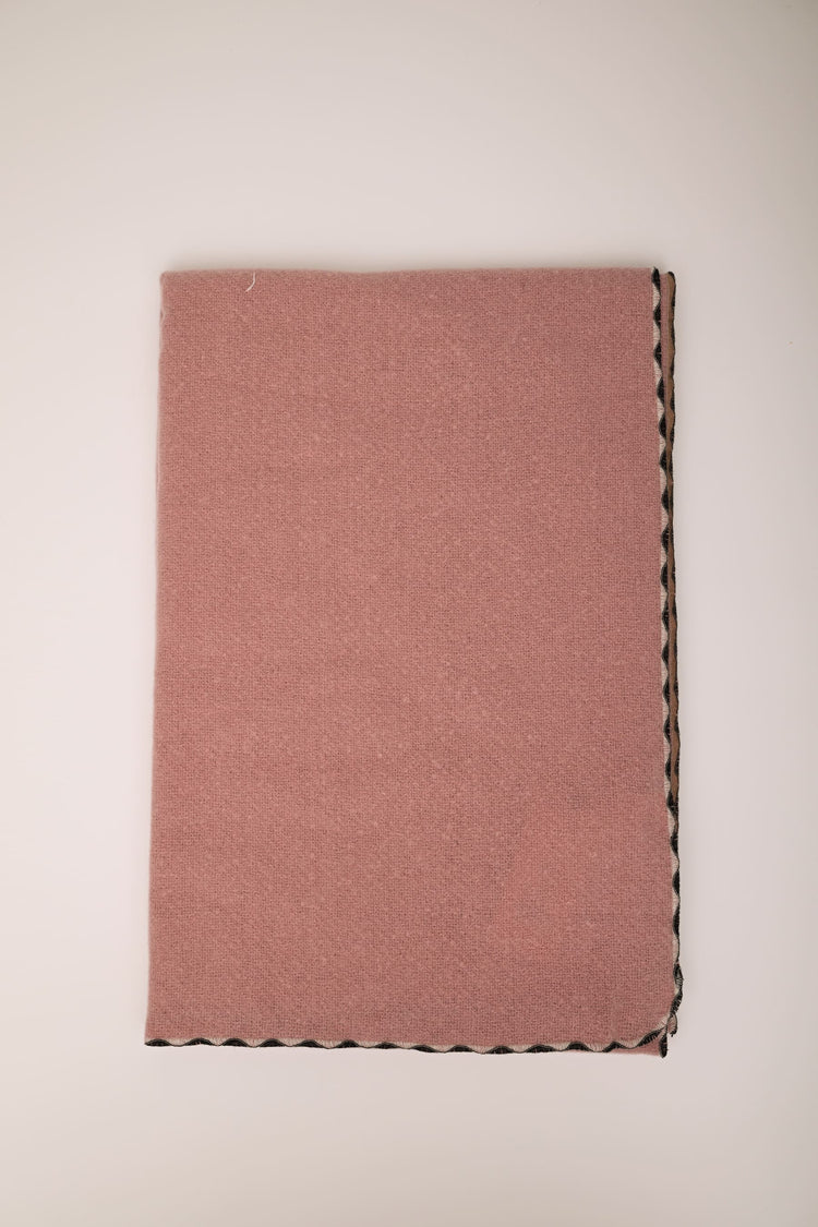 Scalloped edges scarf