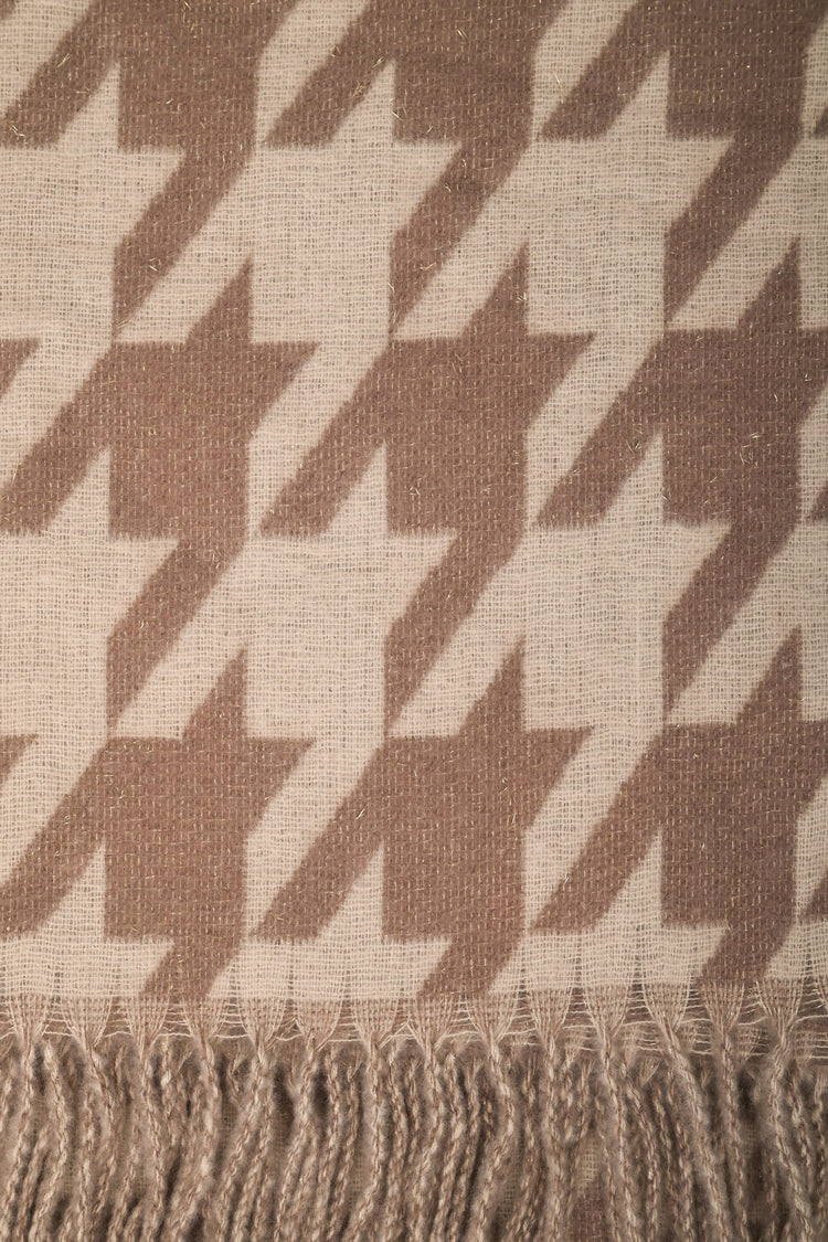Houndstooth motif scarf
