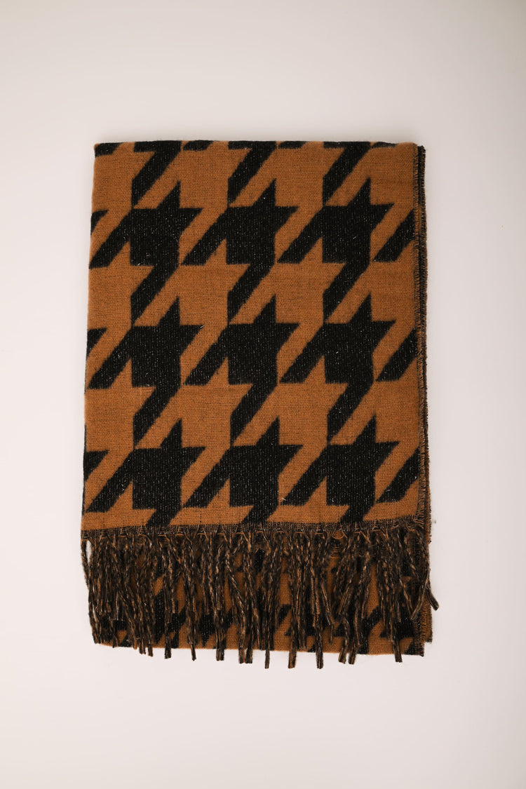 Houndstooth motif scarf