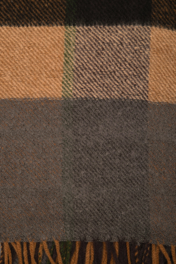 Check motif scarf
