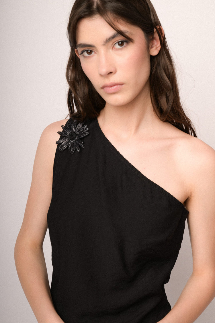 Black 3D flower one-shoulder top