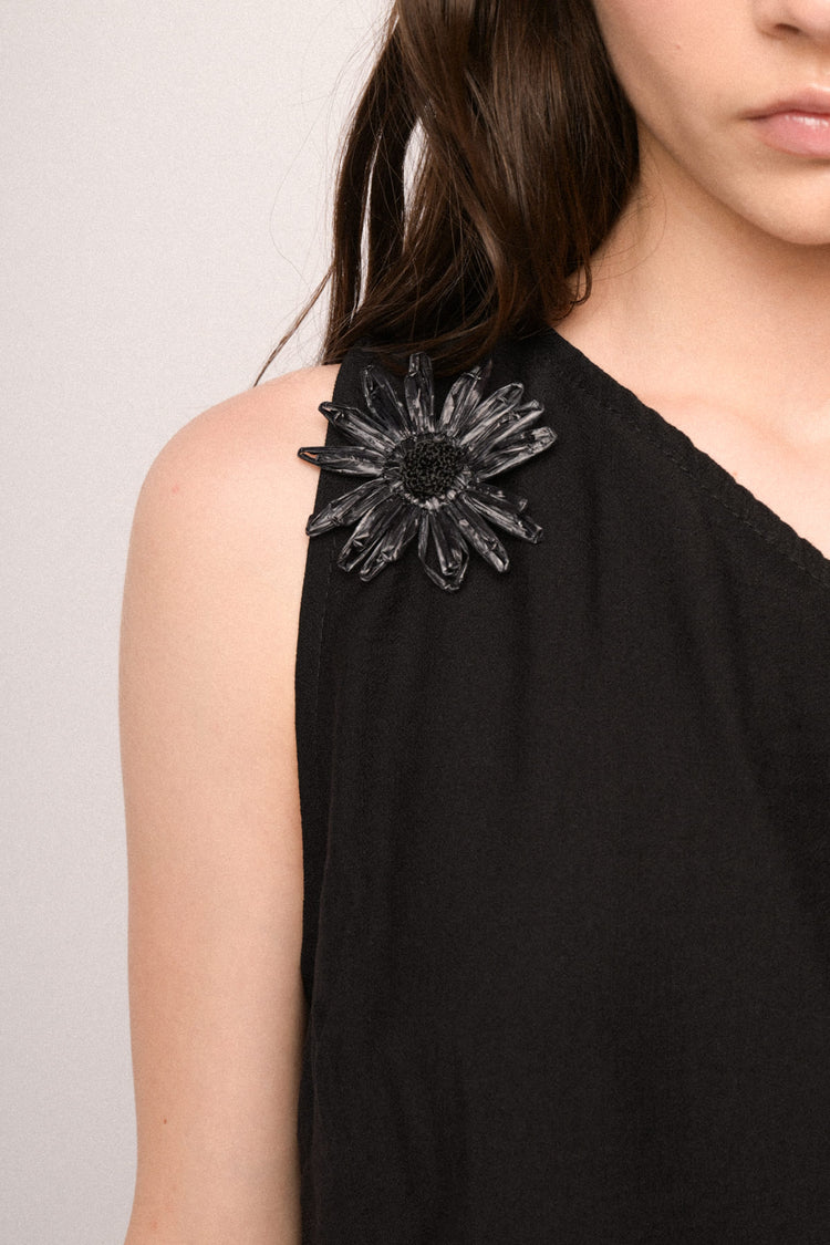 Black 3D flower one-shoulder top