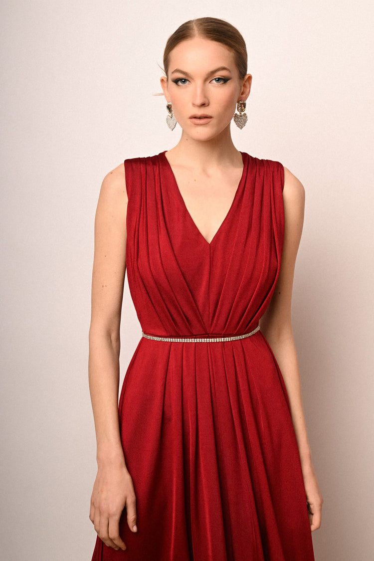 Jewel-belt pleated long dress