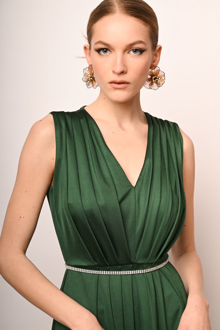 Jewel-belt pleated long dress