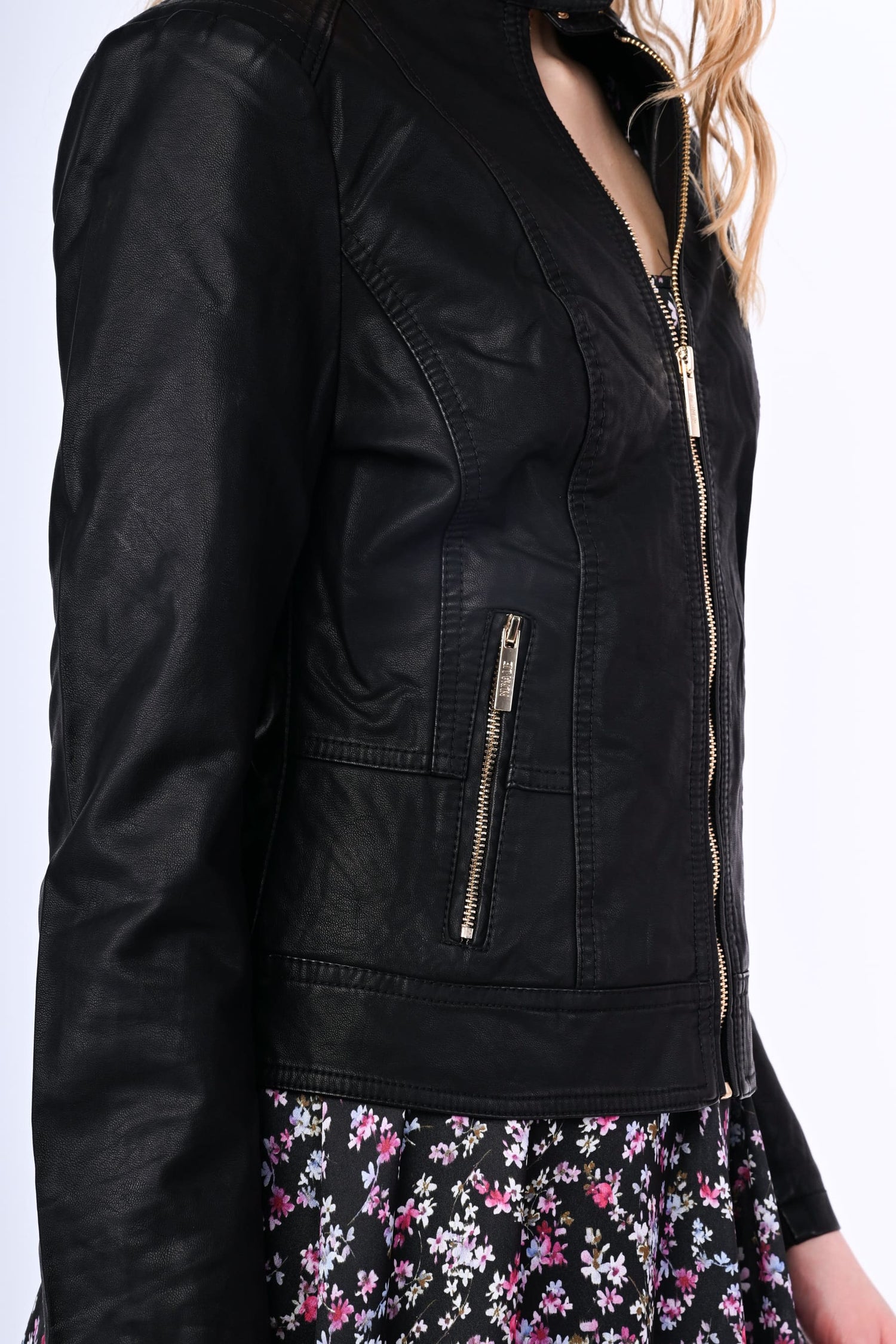 KF12679NE-23_4_6_7a165470-09b3-4f68-ba88-c176ec37aa7d