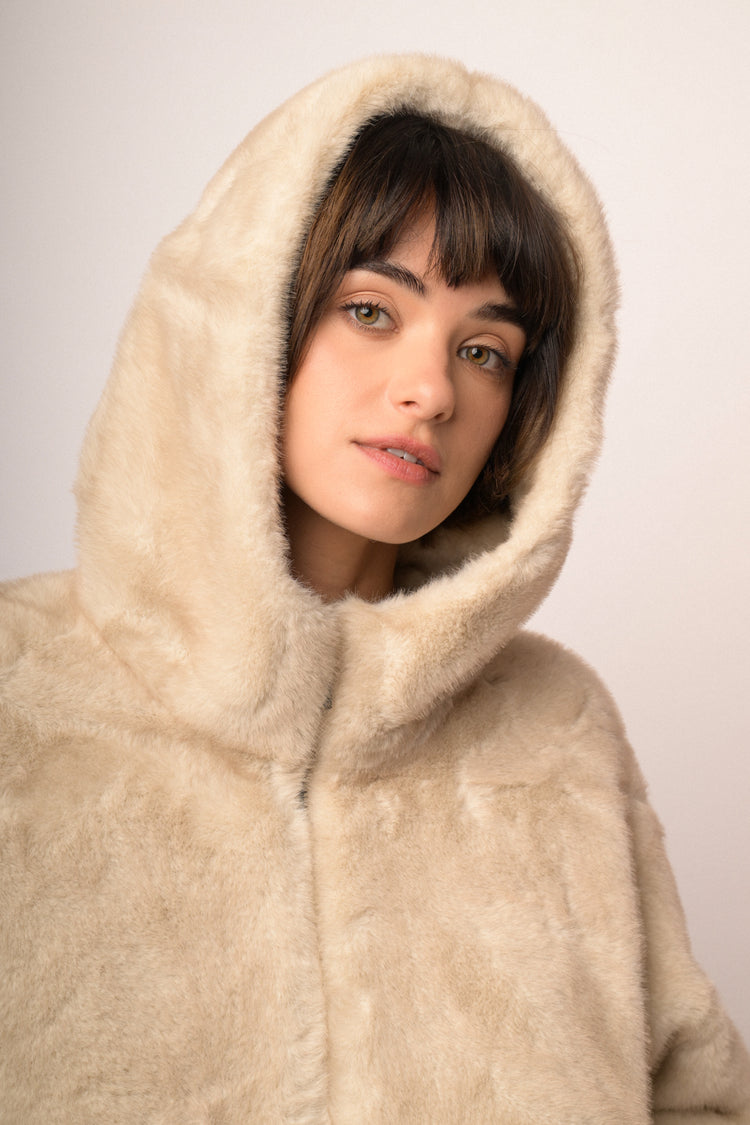 Giacca pelosa casual con zip e cappuccio