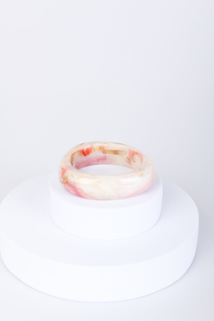 Enameled resin bracelet