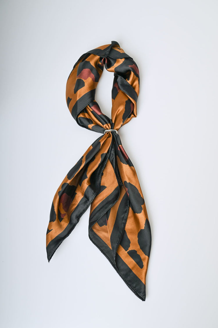 Animalier print scarf