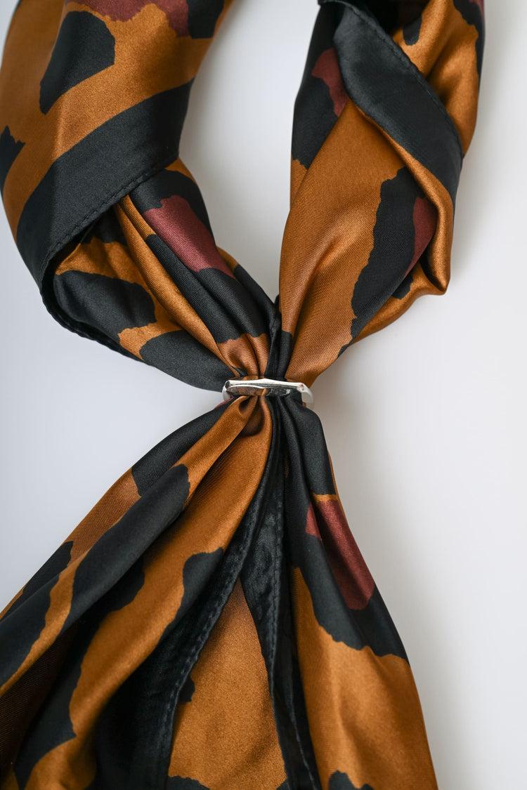 Animalier print scarf