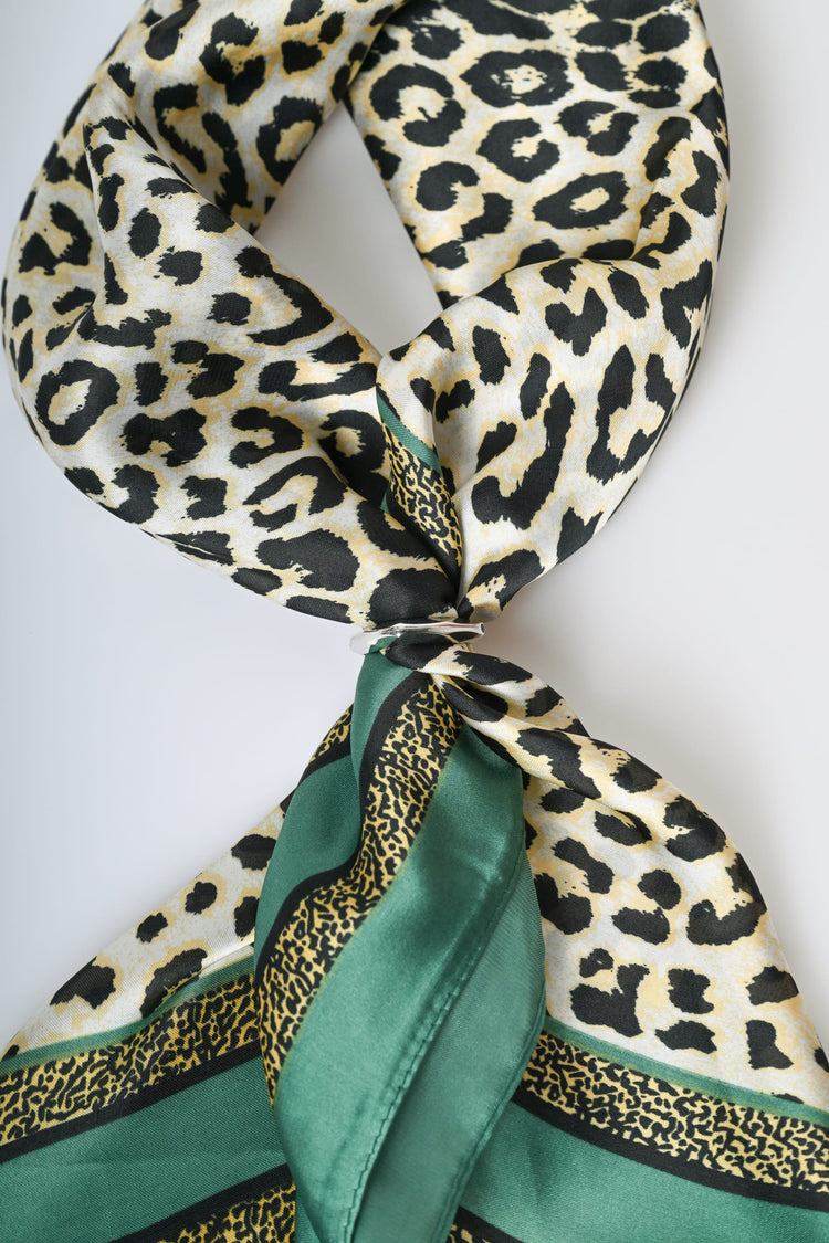 Animalier print scarf