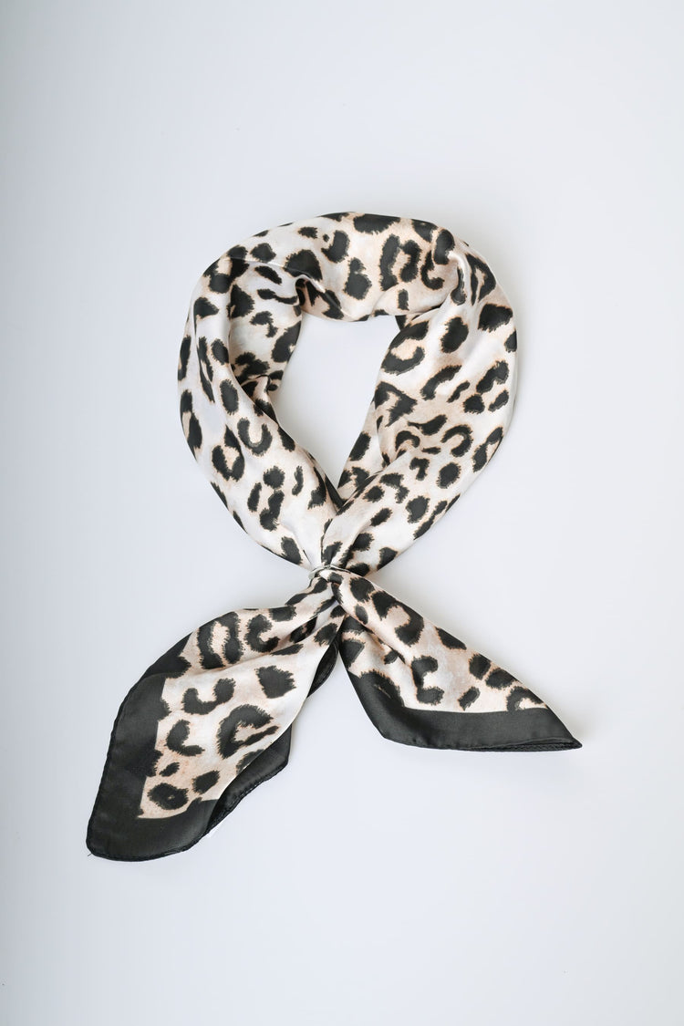 Animalier print scarf