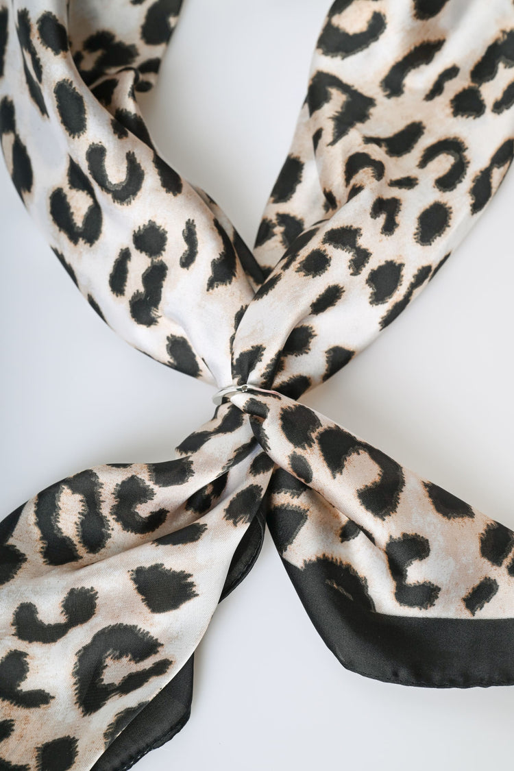 Animalier print scarf