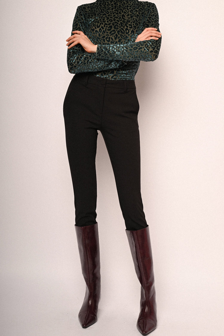 Slim-fit basic trousers