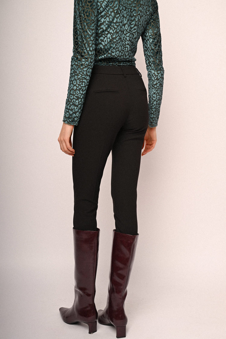 Slim-fit basic trousers