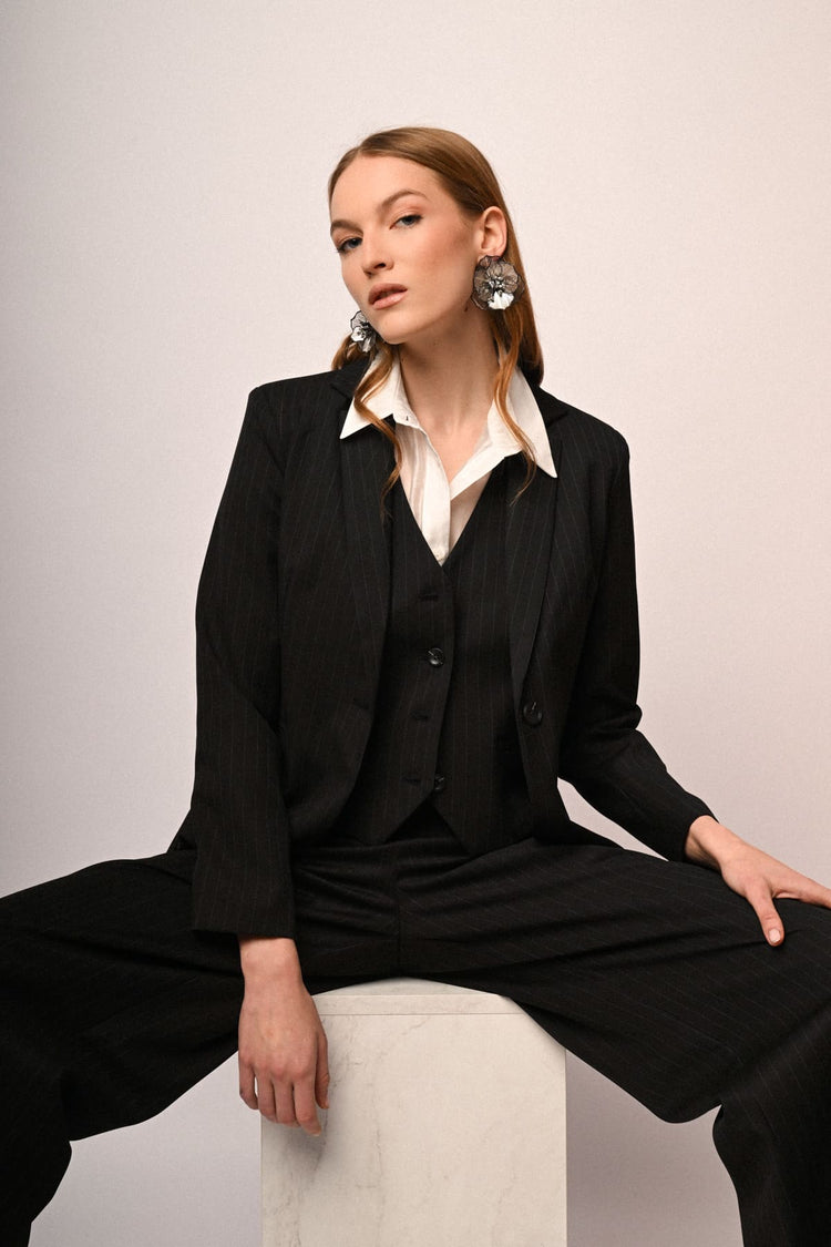 Black pinstriped single-breasted blazer