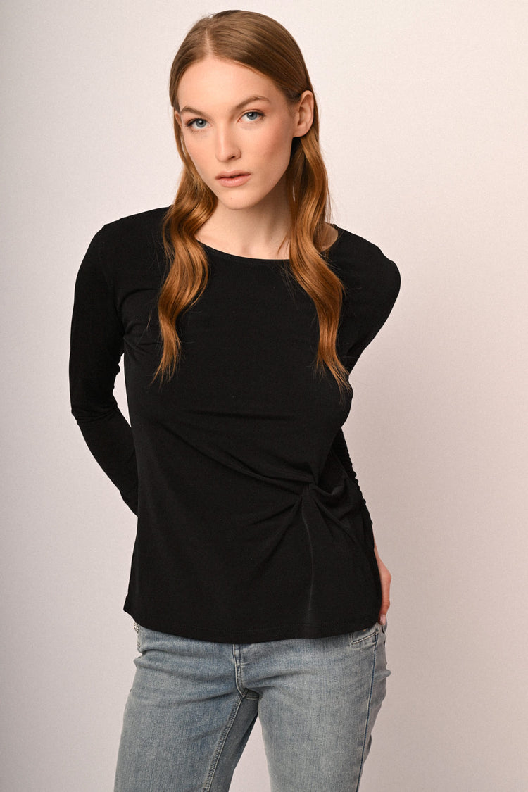 Knot long-sleeved top