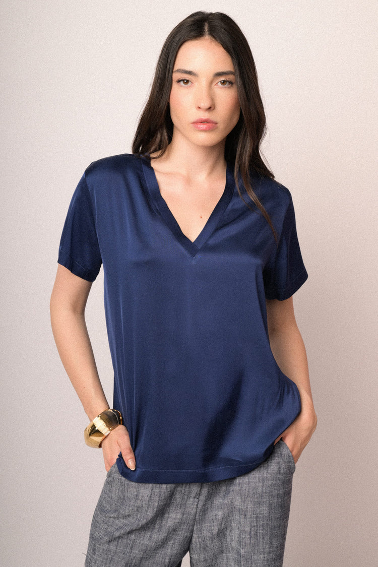Blue satin viscose V-neck basic t-shirt