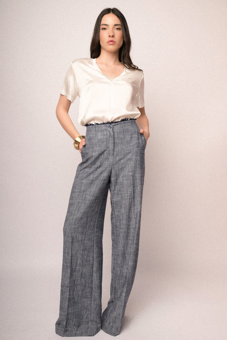 White satin viscose V-neck basic t-shirt
