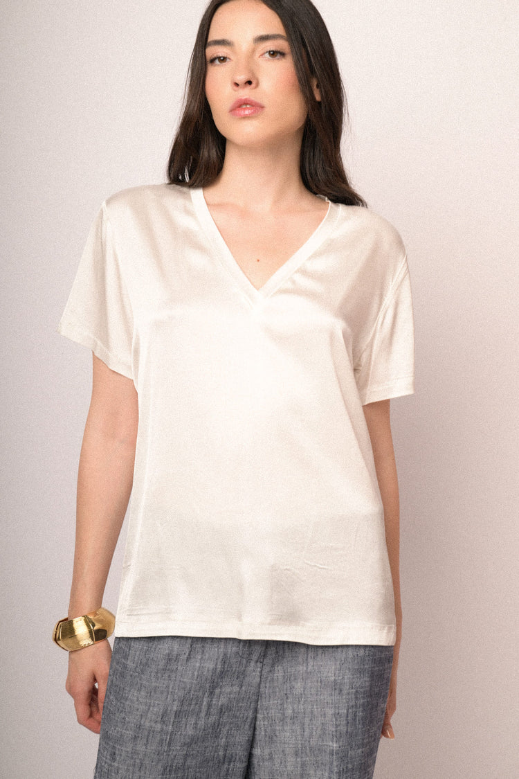 White satin viscose V-neck basic t-shirt