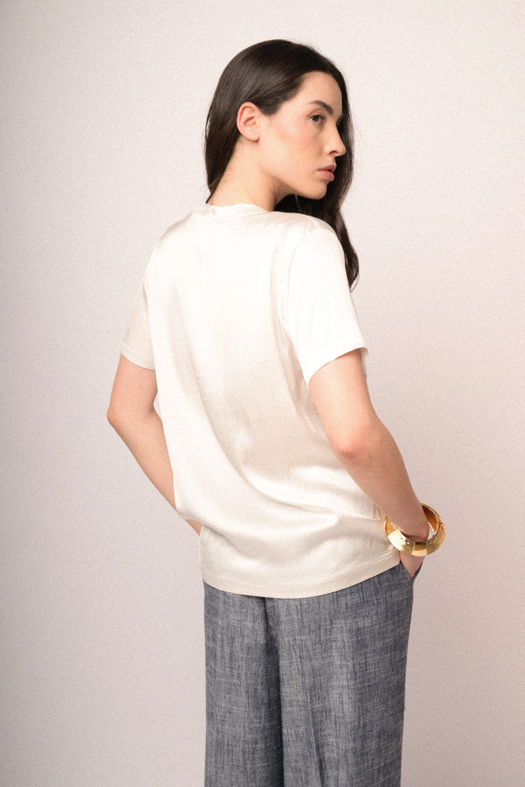 White satin viscose V-neck basic t-shirt
