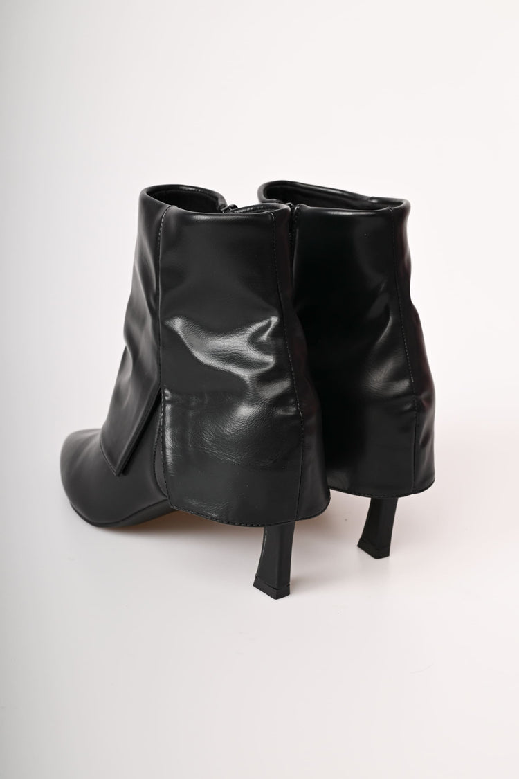 Maxi turn-up ankle boots