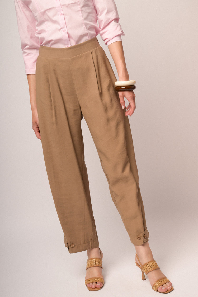 Pantaloni baggy con bottoni
