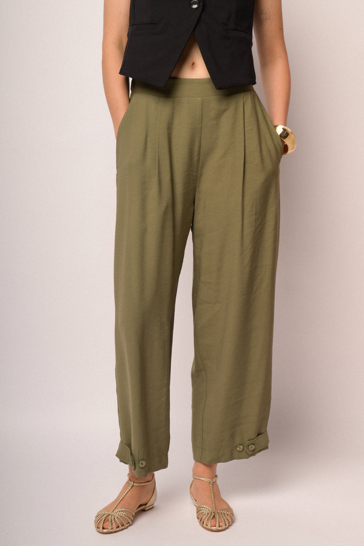 Military green cropped trousers with hem buttons