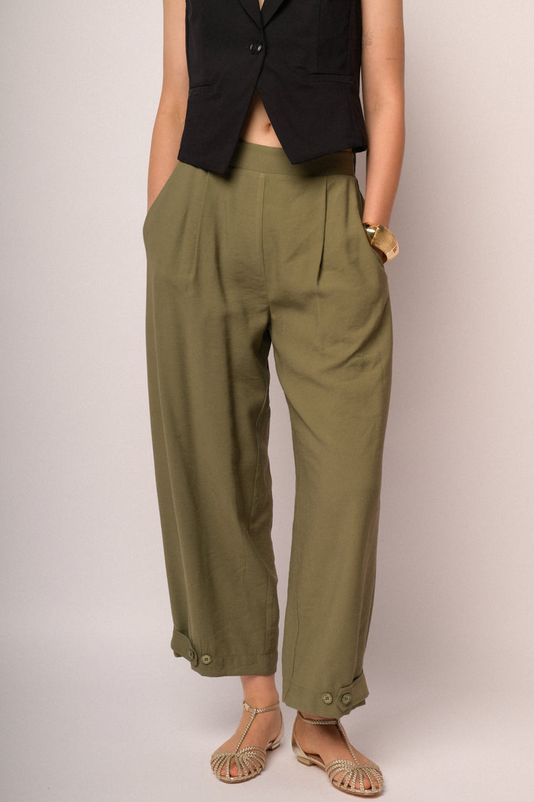 Military green cropped trousers with hem buttons