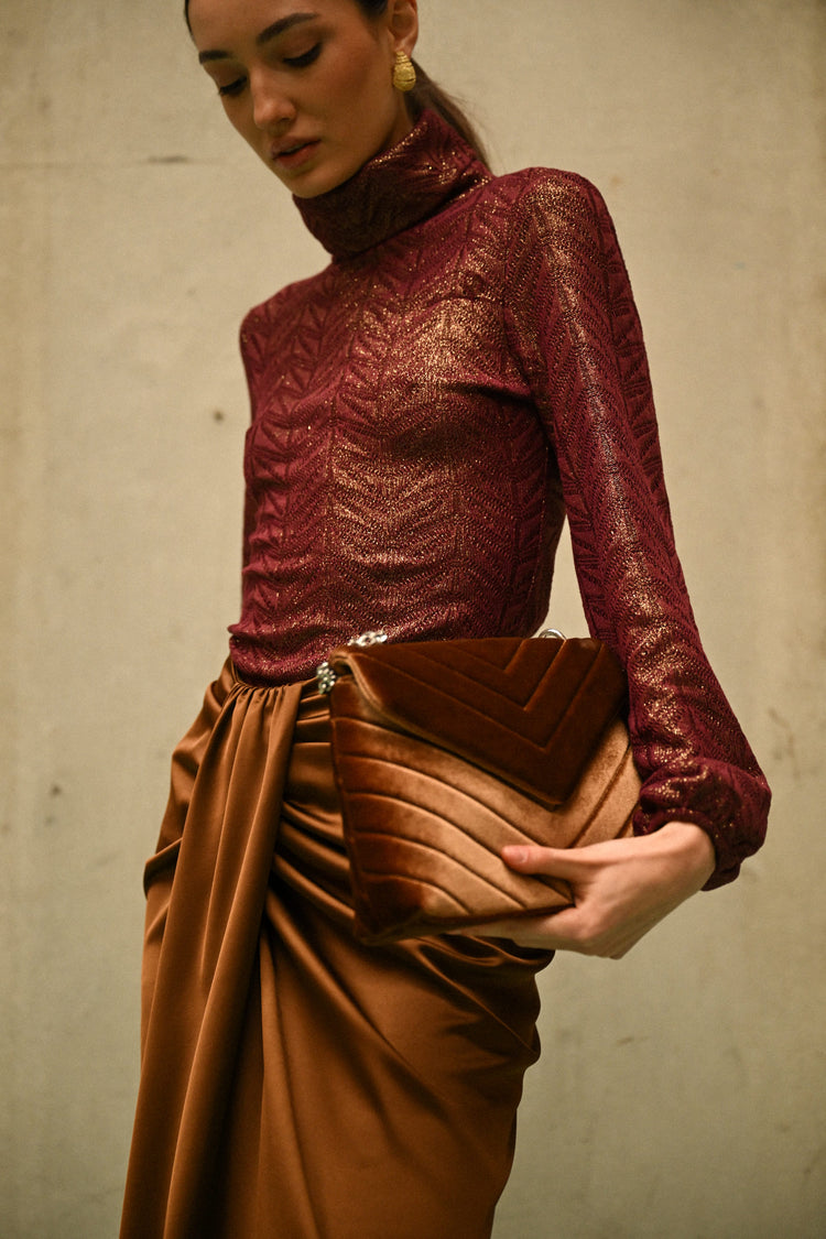Back cut-out lamé knit turtleneck