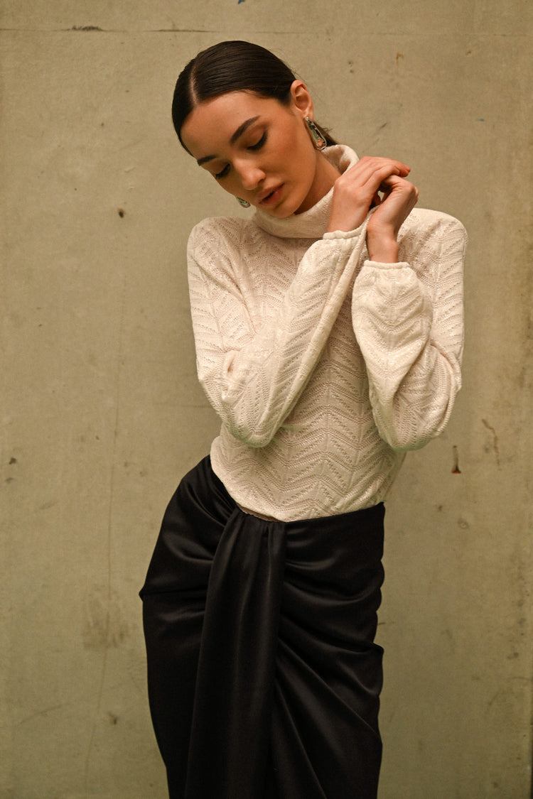 Back cut-out knit turtleneck