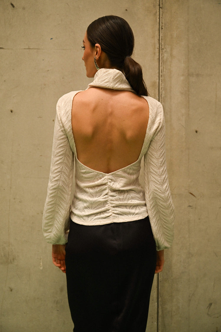 Back cut-out knit turtleneck