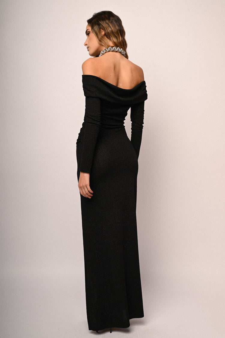 Off-the-shoulder long dress