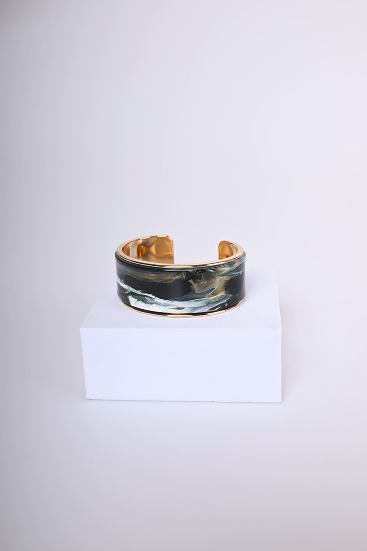 Marble effect rigid bracelet