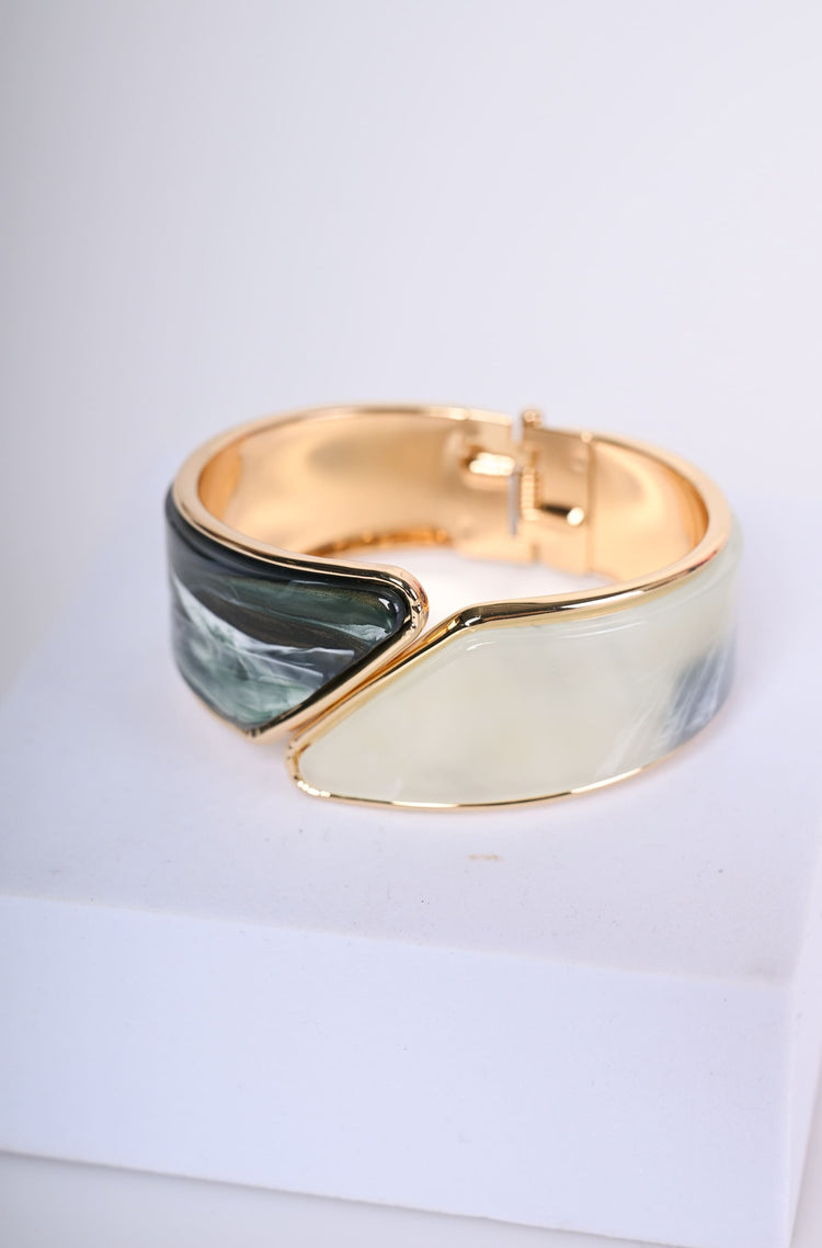 Marble effect rigid bracelet