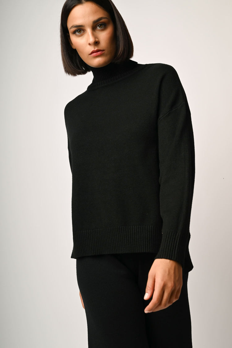 Heart-charm turtleneck
