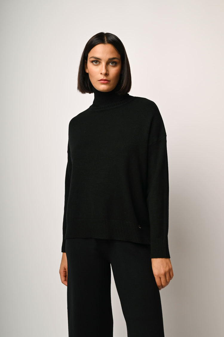 Heart-charm turtleneck