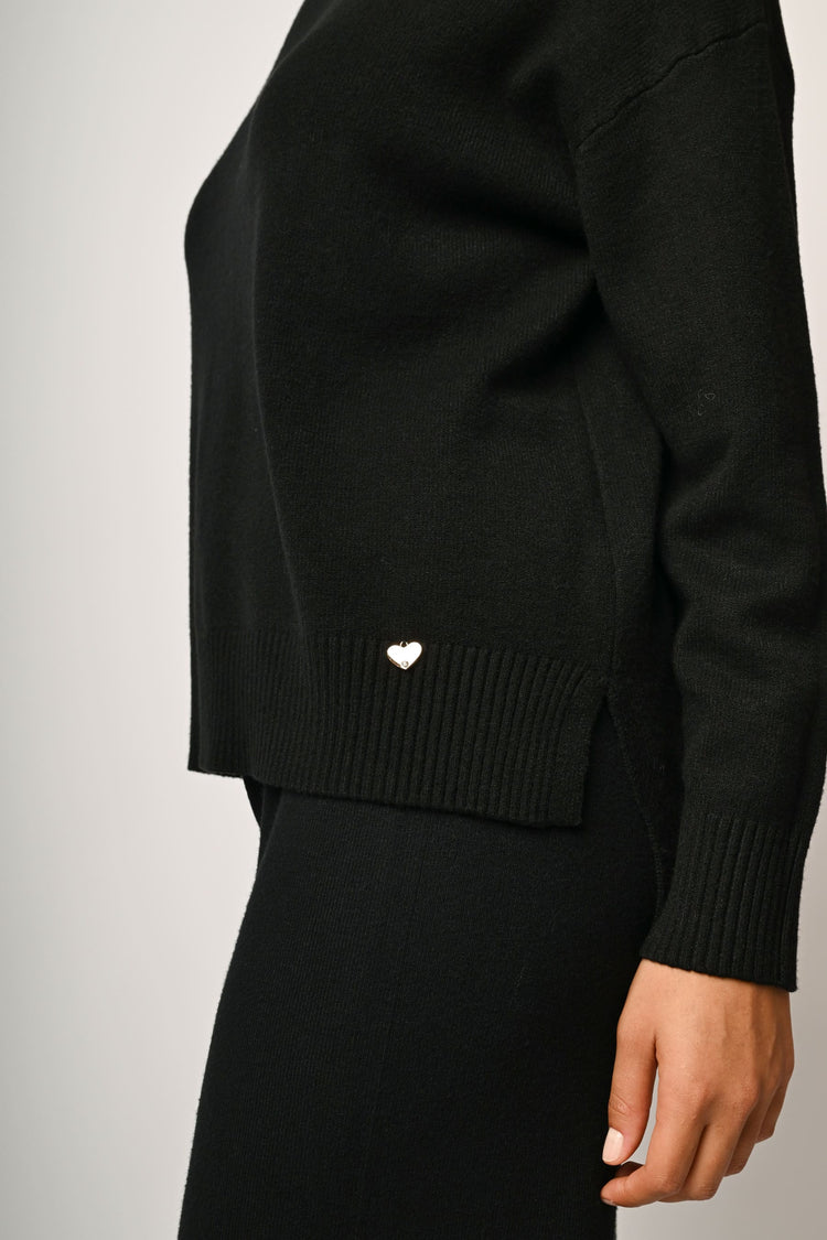 Heart-charm turtleneck
