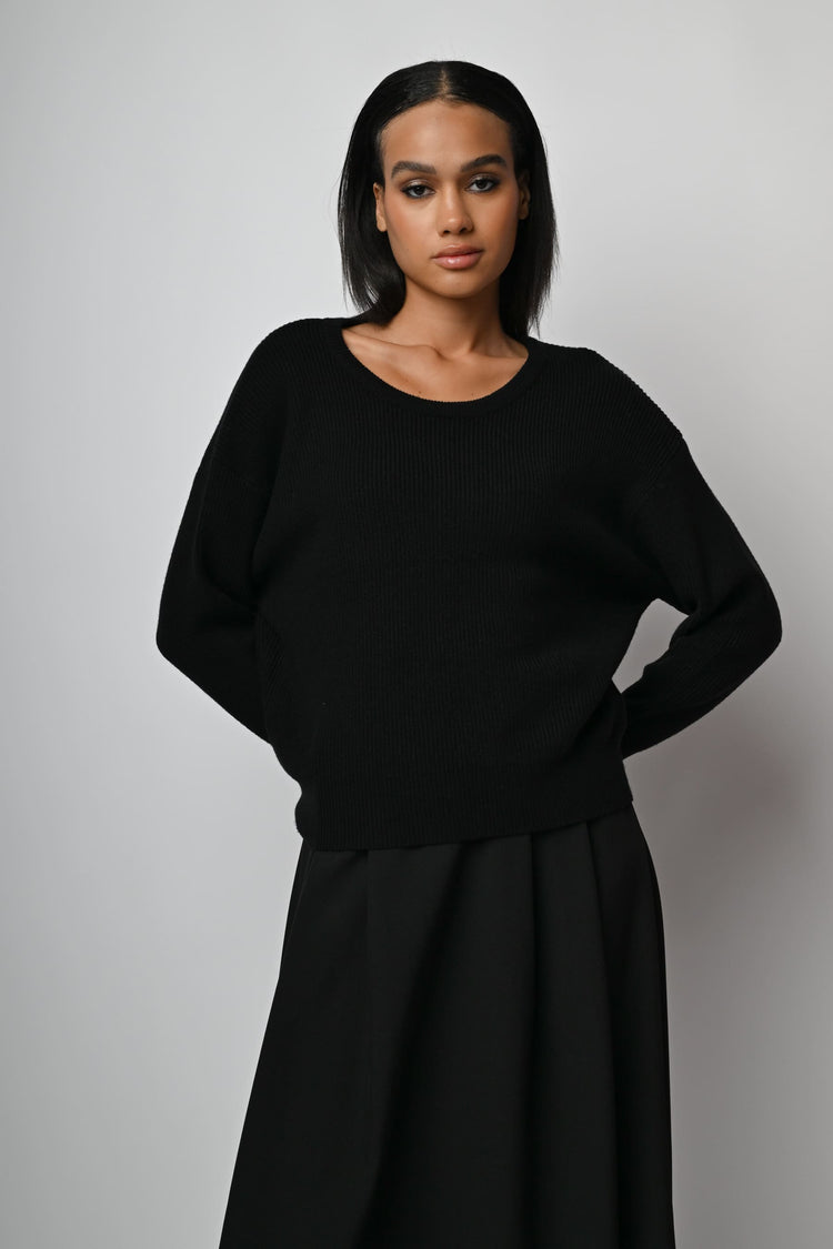 Back bow sweater