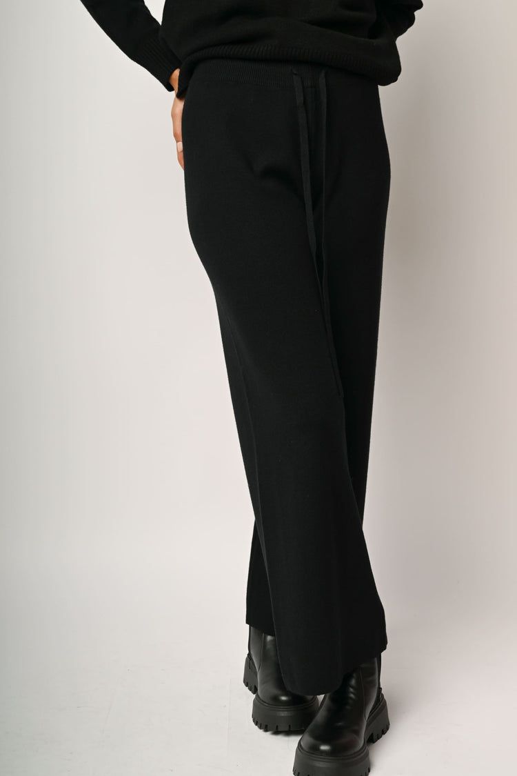 Drawstring knit sweatpants