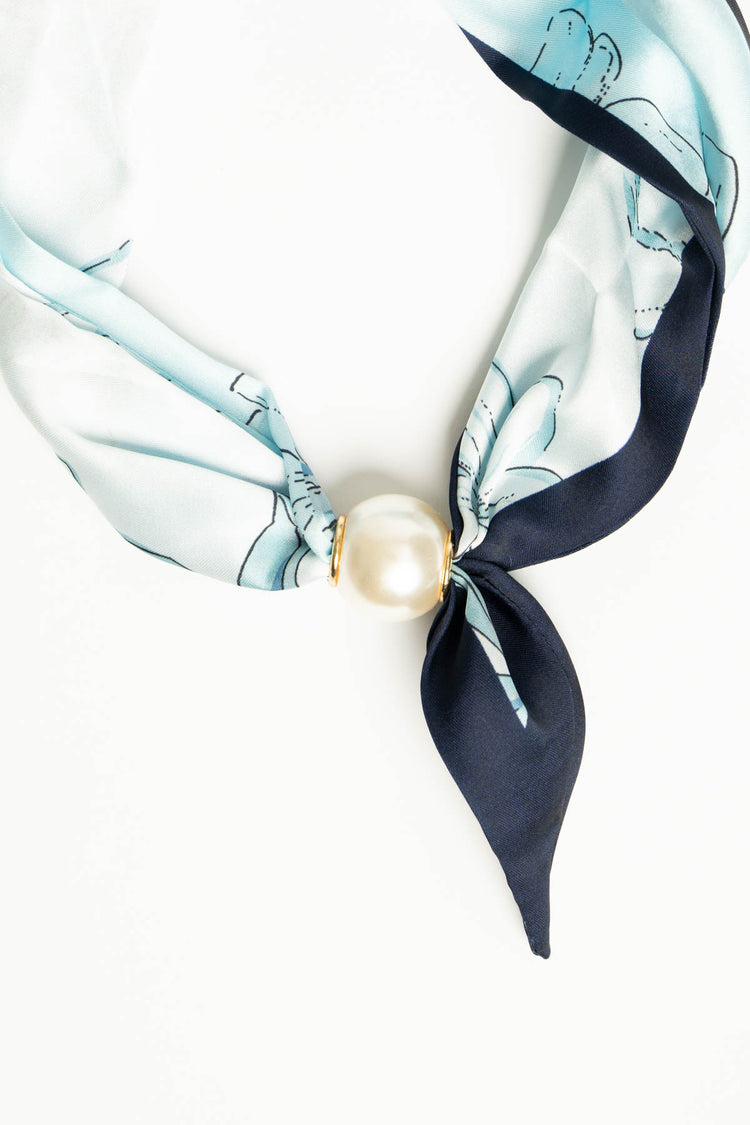 Foulard collana fiore