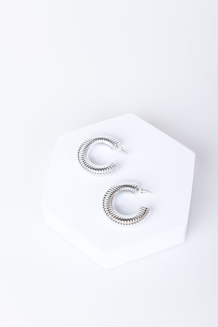 Ribbed semicircle earrings