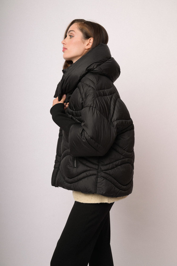 Black short puffer jacket with oversized collar