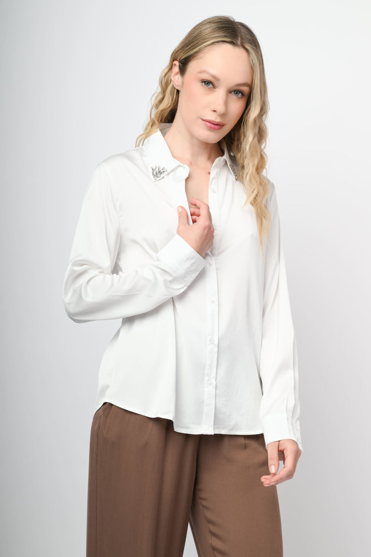 Jewel collar satin shirt