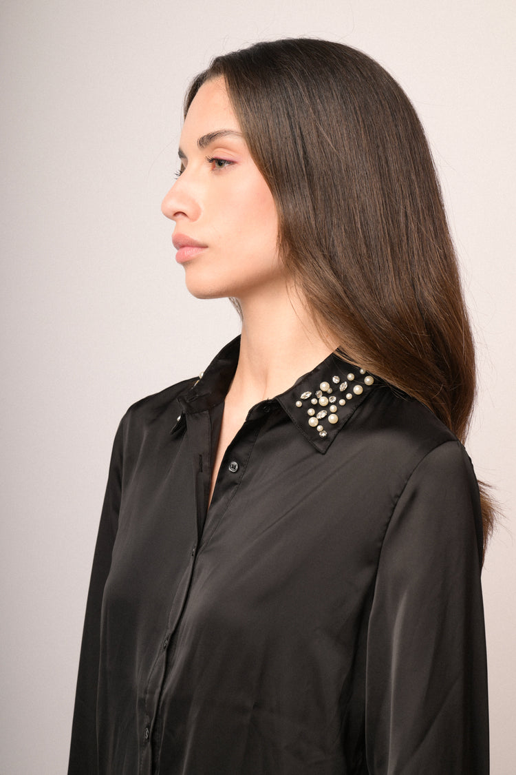 Camicia lucida con strass collo